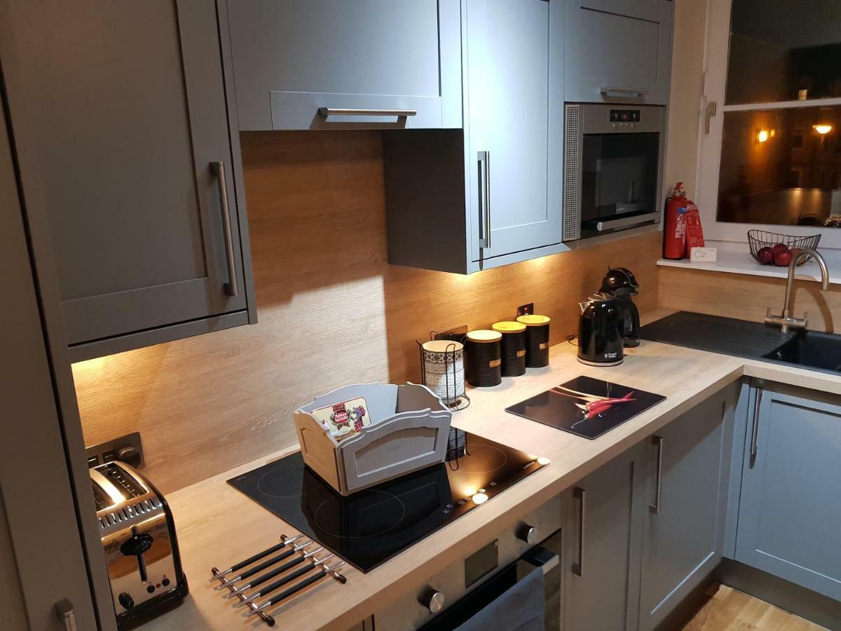 אינברנס Smart & Cozy Holiday Apartment In The City Centre מראה חיצוני תמונה