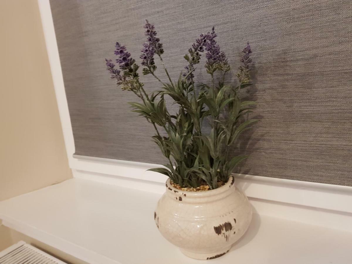 אינברנס Smart & Cozy Holiday Apartment In The City Centre מראה חיצוני תמונה