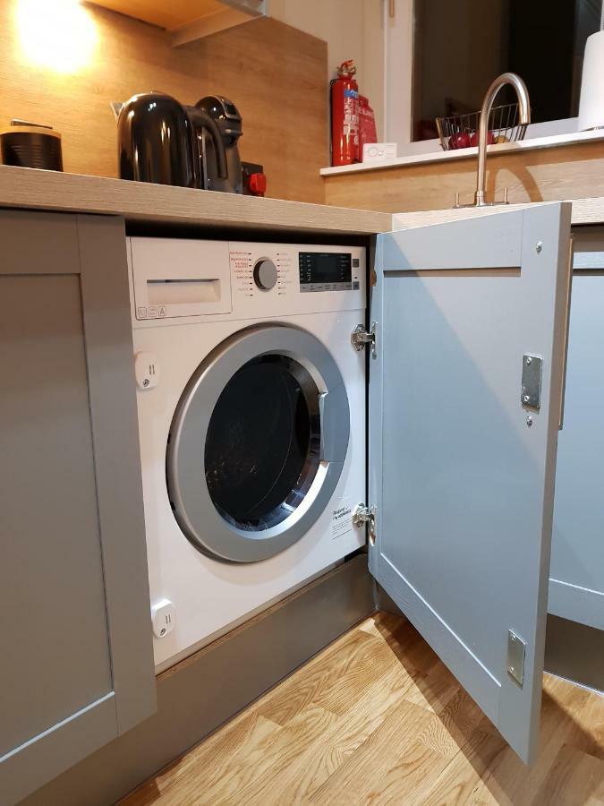 אינברנס Smart & Cozy Holiday Apartment In The City Centre מראה חיצוני תמונה